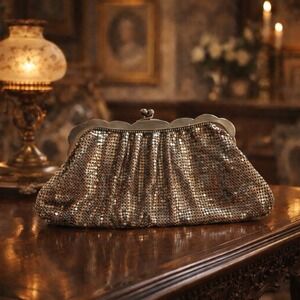 1920s Whiting & Davis Silver Metal Kisslock Mesh Evening Bag Clutch Purse